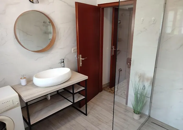 Desiree & Daniel 아파트