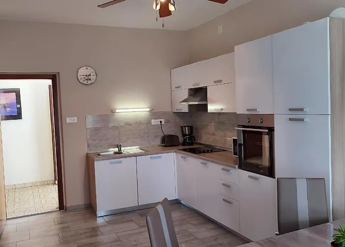 Desiree & Daniel 아파트 *