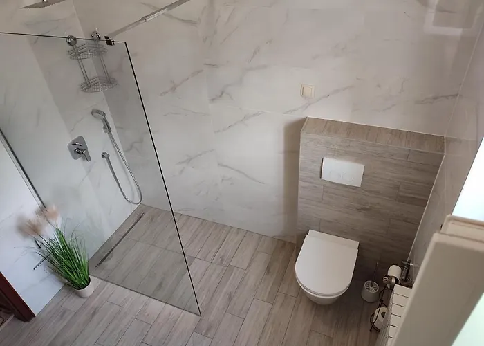 Desiree & Daniel 아파트 *