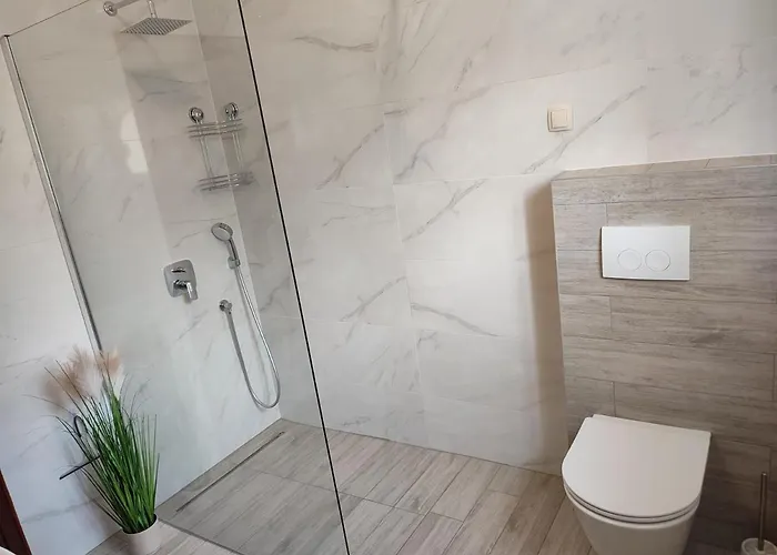 Desiree & Daniel 아파트 *