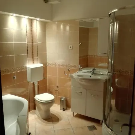 דירה Desiree & Daniel דראמליי