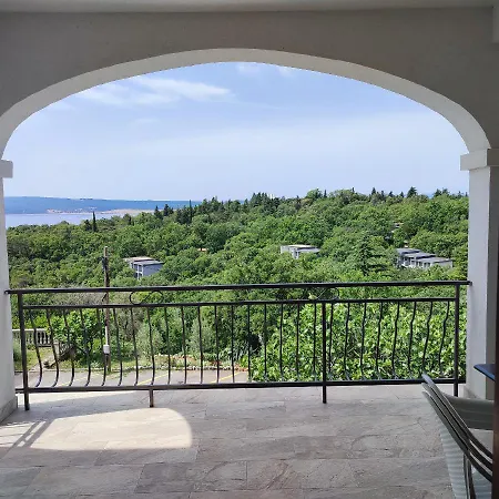 Desiree & Daniel דירה *