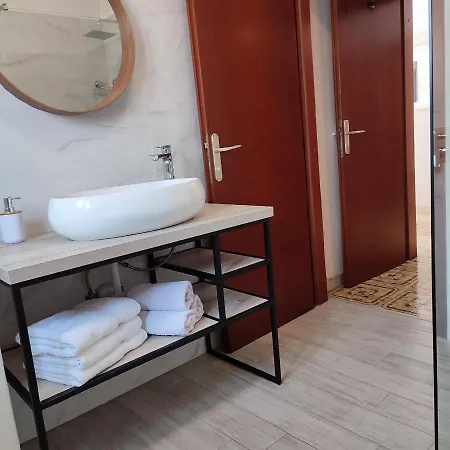 Desiree & Daniel דירה