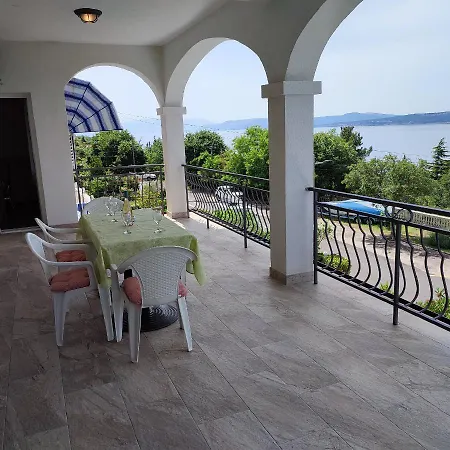 Desiree & Daniel דירה