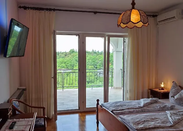 Apartments Desiree & Daniel * Dramalj