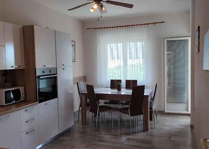 Apartments Desiree & Daniel * Dramalj